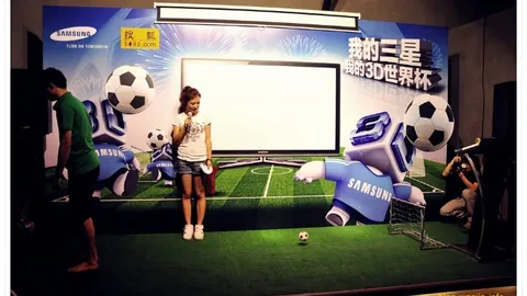 巴萨队赛照中缺少法蒂身影，边缘球员境遇备受瞩目。