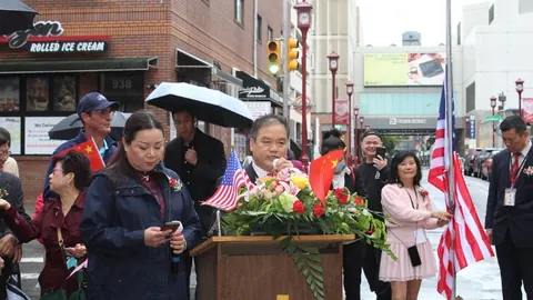 邵佳一首场执教备受瞩目，董路看好青岛沧州较量，赞其备战充分